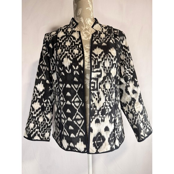 Women's Black and White Chico's Size 1 Excellent Condition - Picture 2 of 9